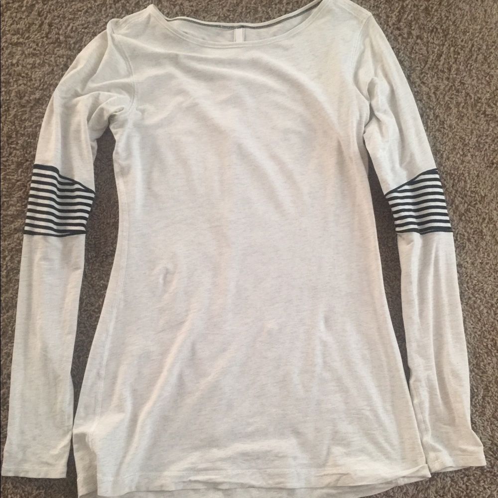 SOLD!!!!! 🎉🎉🎉 Lululemon long sleeve